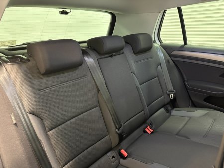 2020 Volkswagen Golf - photo 38