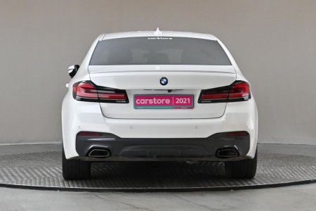 2022 BMW 5-Series - photo 7