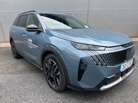 2025 Peugeot 5008 1.2 MHEV 145bhp E-DCS6 Allure