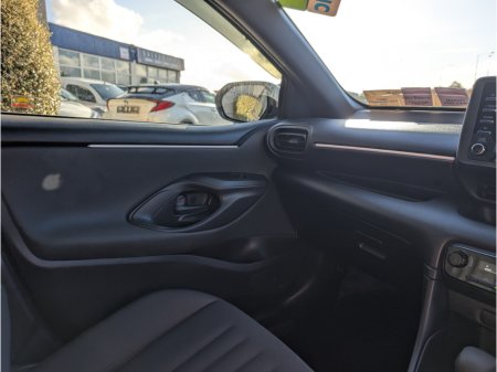 2020 Toyota Yaris - photo 16