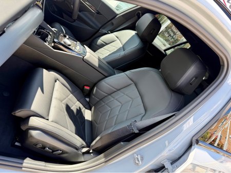 2025 BMW 5-Series - photo 15