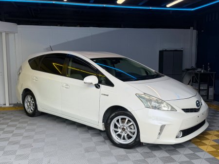 2013 Toyota Prius - photo 2