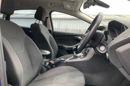 2016 Ford Focus - photo 17
