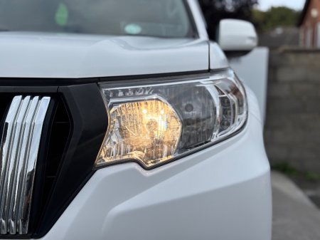 2017 Toyota Land Cruiser - photo 5