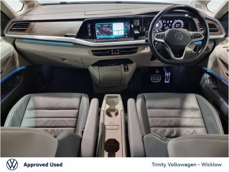 2025 Volkswagen Multivan - photo 2