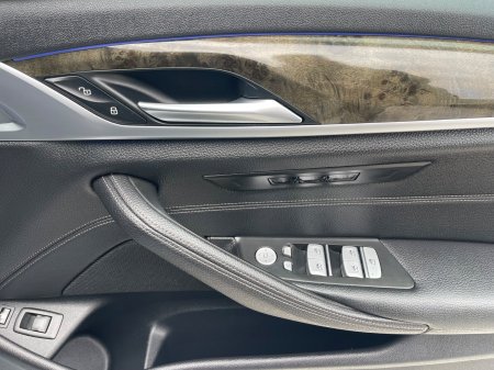 2020 BMW 5-Series - photo 20
