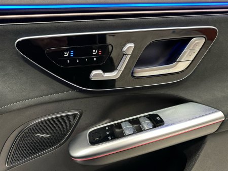 2025 Mercedes-Benz EQE - photo 17