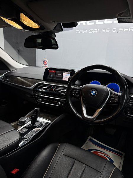 2018 BMW 5-Series - photo 15