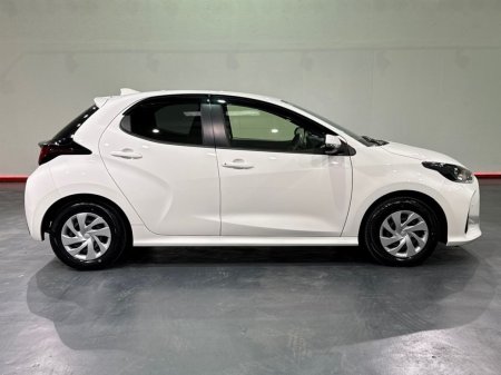 2024 Toyota Yaris - photo 2