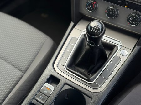 2015 Volkswagen Passat - photo 15
