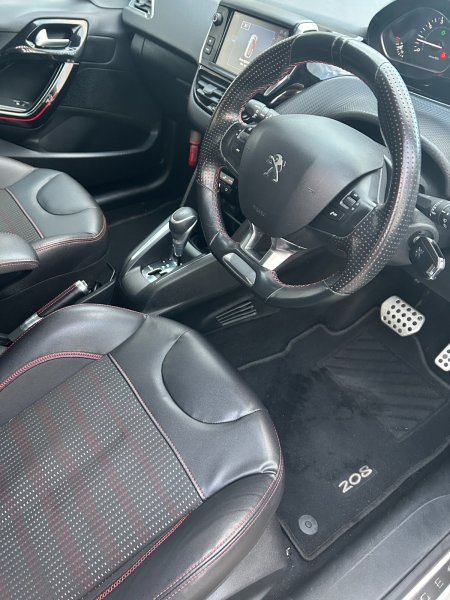 2017 Peugeot 208 - photo 12