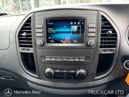 2025 Mercedes-Benz Vito - photo 9