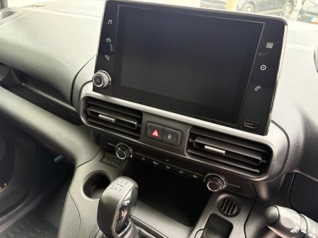 2020 Peugeot Partner - photo 13