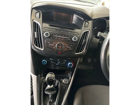 2016 Ford Focus - photo 18