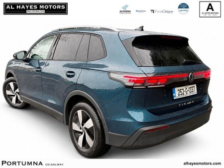 2025 Volkswagen Tiguan - photo 3