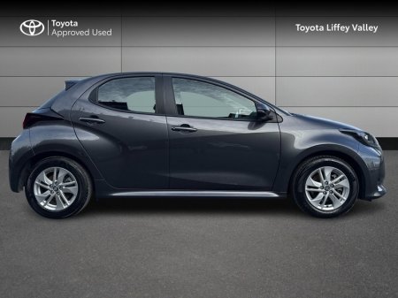 2025 Toyota Yaris - photo 3
