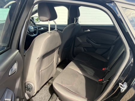 2016 Ford Focus - photo 10