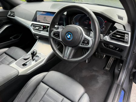 2021 BMW 3-Series - photo 21