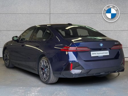 2024 BMW 5-Series - photo 2