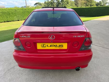 2002 Lexus IS - photo 9