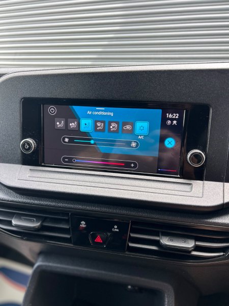 2021 Volkswagen Caddy - photo 12