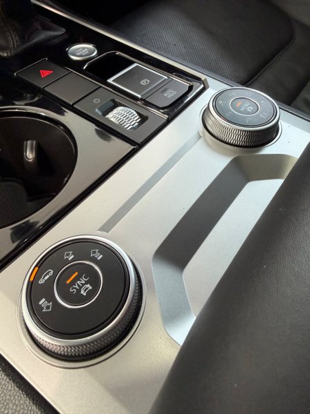 2023 Volkswagen Touareg - photo 19