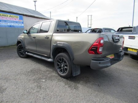 2025 Toyota Hilux - photo 2