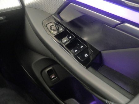 2025 BMW 5-Series - photo 20