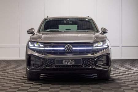 2025 Volkswagen Touareg - photo 2