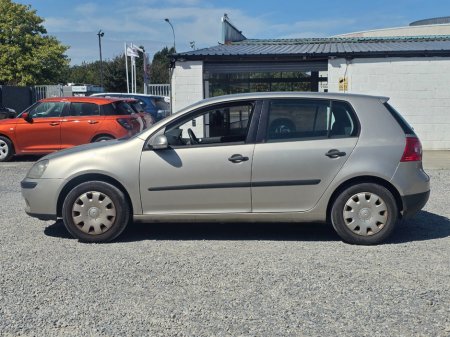 2004 Volkswagen Golf - photo 4