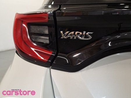 2021 Toyota Yaris - photo 18