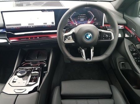 2026 BMW 5-Series - photo 5
