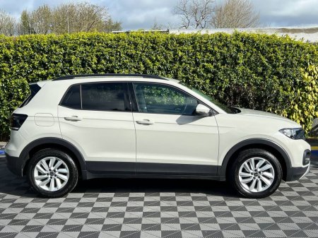 2023 Volkswagen T-Cross - photo 2