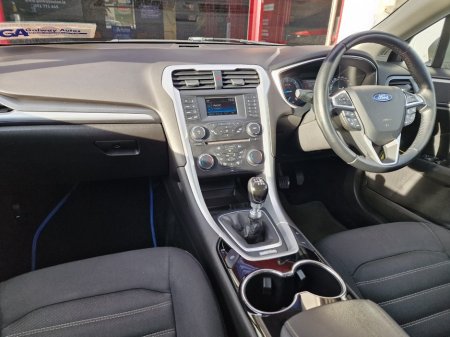 2015 Ford Mondeo - photo 26
