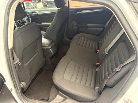 2016 Ford Mondeo - photo 14