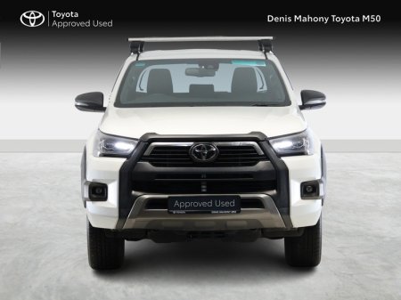 2025 Toyota Hilux - photo 5