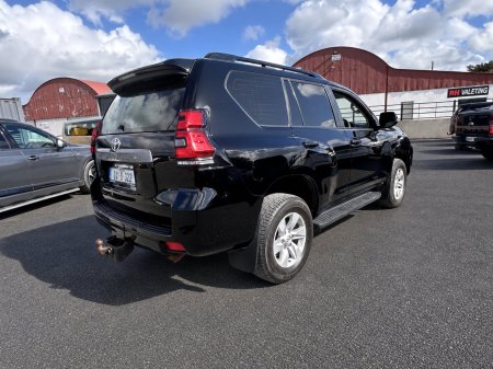 2021 Toyota Land Cruiser - photo 2