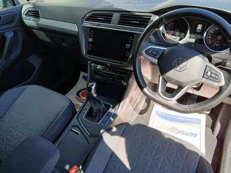2021 Volkswagen Tiguan - photo 12