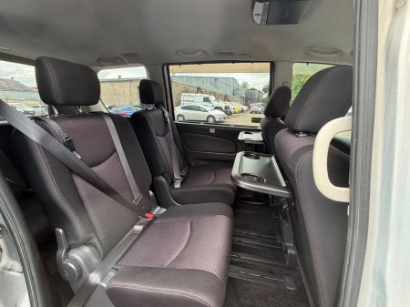 2013 Nissan Serena - photo 16