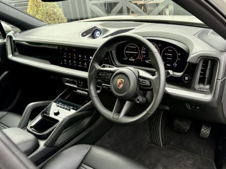 2025 Porsche Cayenne - photo 14