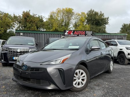 2020 Toyota Prius - photo 2