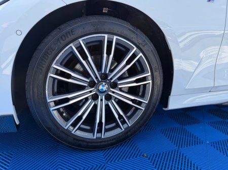 2022 BMW 3-Series - photo 13