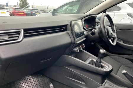 2020 Renault Clio - photo 18