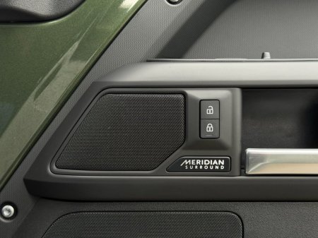 2025 Land Rover Defender - photo 22