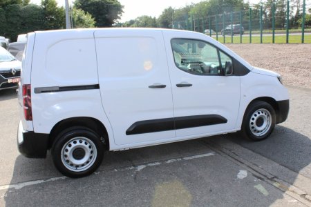2025 Toyota Proace City - photo 7