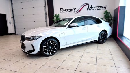 2025 BMW 3-Series - photo 27