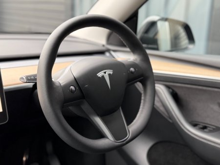 2022 Tesla Model Y - photo 11