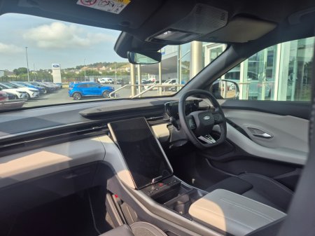 2026 Ford Capri - photo 9