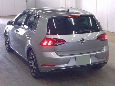 2019 Volkswagen Golf - photo 2