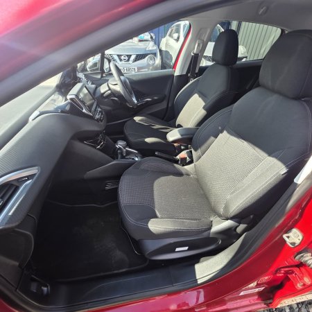 2017 Peugeot 208 - photo 18
